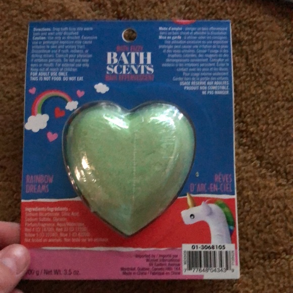 Cute heart bath bomb - Picture 3 of 3